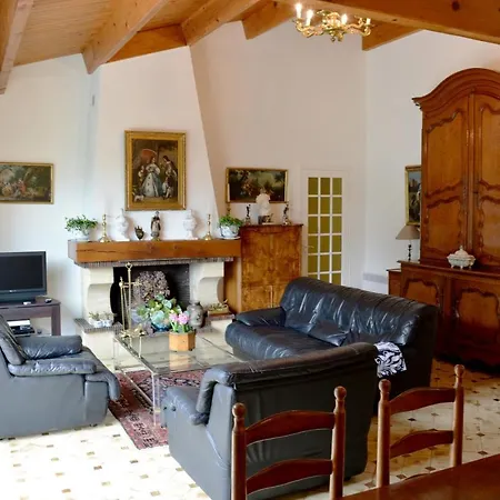Holiday home Ravissante En Bord De Aux Grenettes Sainte-Marie-de-Re
