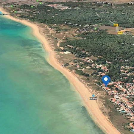 Holiday home Ravissante En Bord De Aux Grenettes *