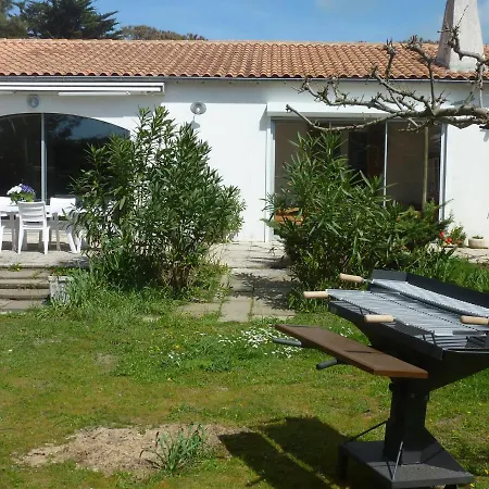 Holiday home Ravissante En Bord De Aux Grenettes Sainte-Marie-de-Re