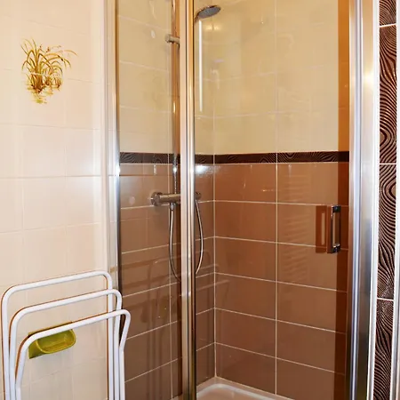 Holiday home Ravissante En Bord De Aux Grenettes